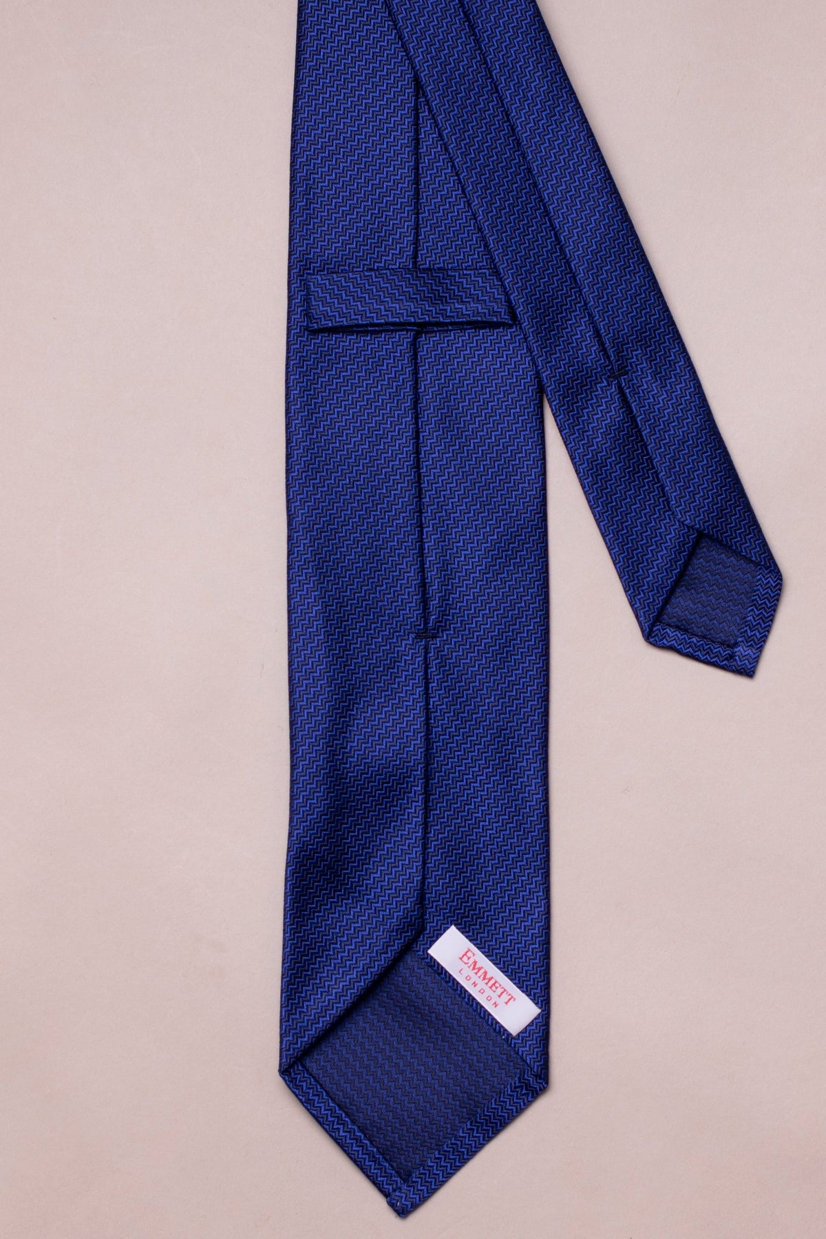 CRURAFASHION Blue Zig Zag Silk Tie