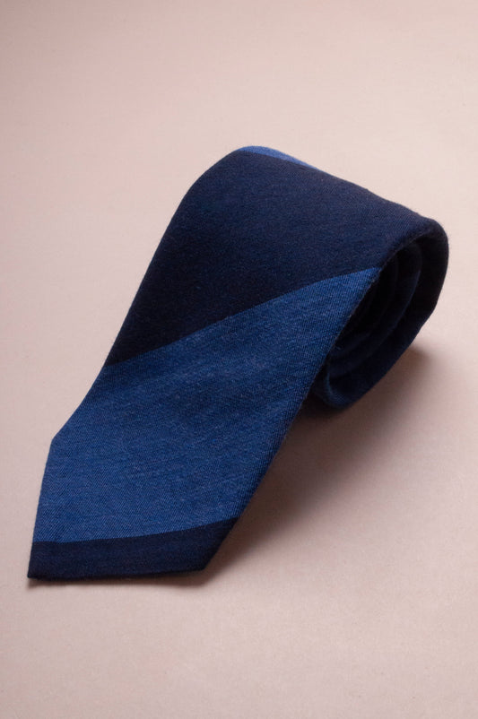 CRURAFASHION - Wide Stripe Wool & Silk Tie in Navy and Blue